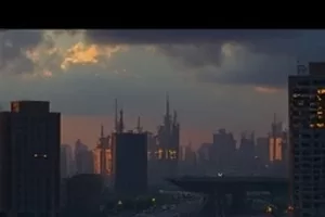 悬疑剧《雾港航线》港口夜间码头与货轮灯光